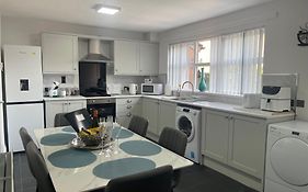 Belfast Grand Central Living 5 Minutes Walk From Grand Central Station